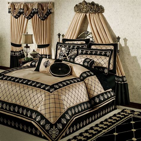 luxury designer comforter sets.